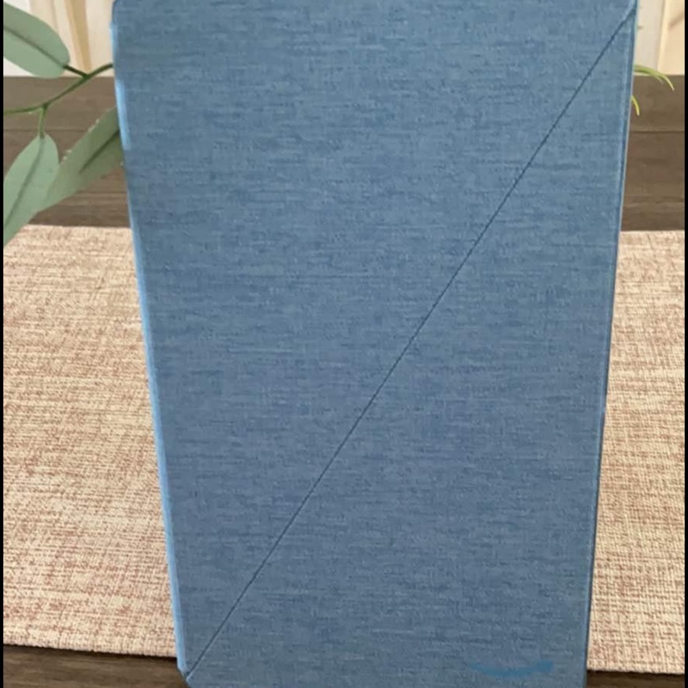 Amazon Fire Tablet 10 - Picture 2 of 2